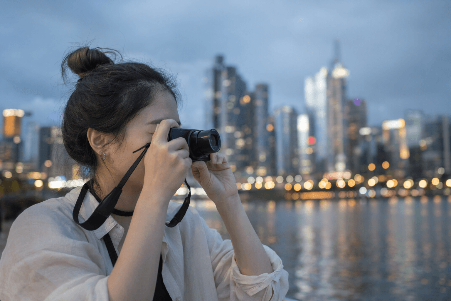 Compact Cameras Stage a Comeback, Offering Zoom and Better Low-Light Performance