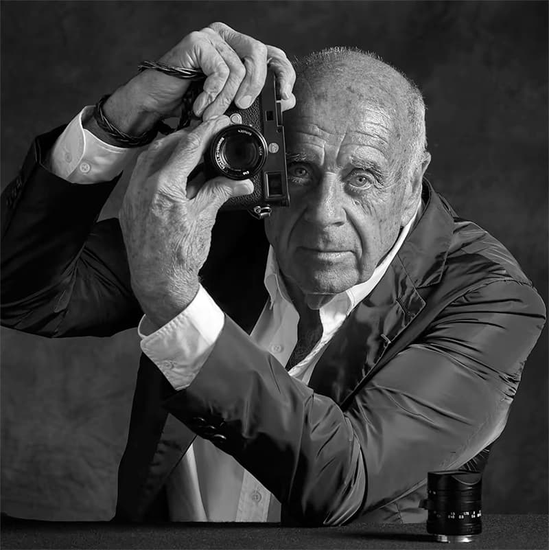 Ralph Gibson gives away his Leica M Typ 246 and lens